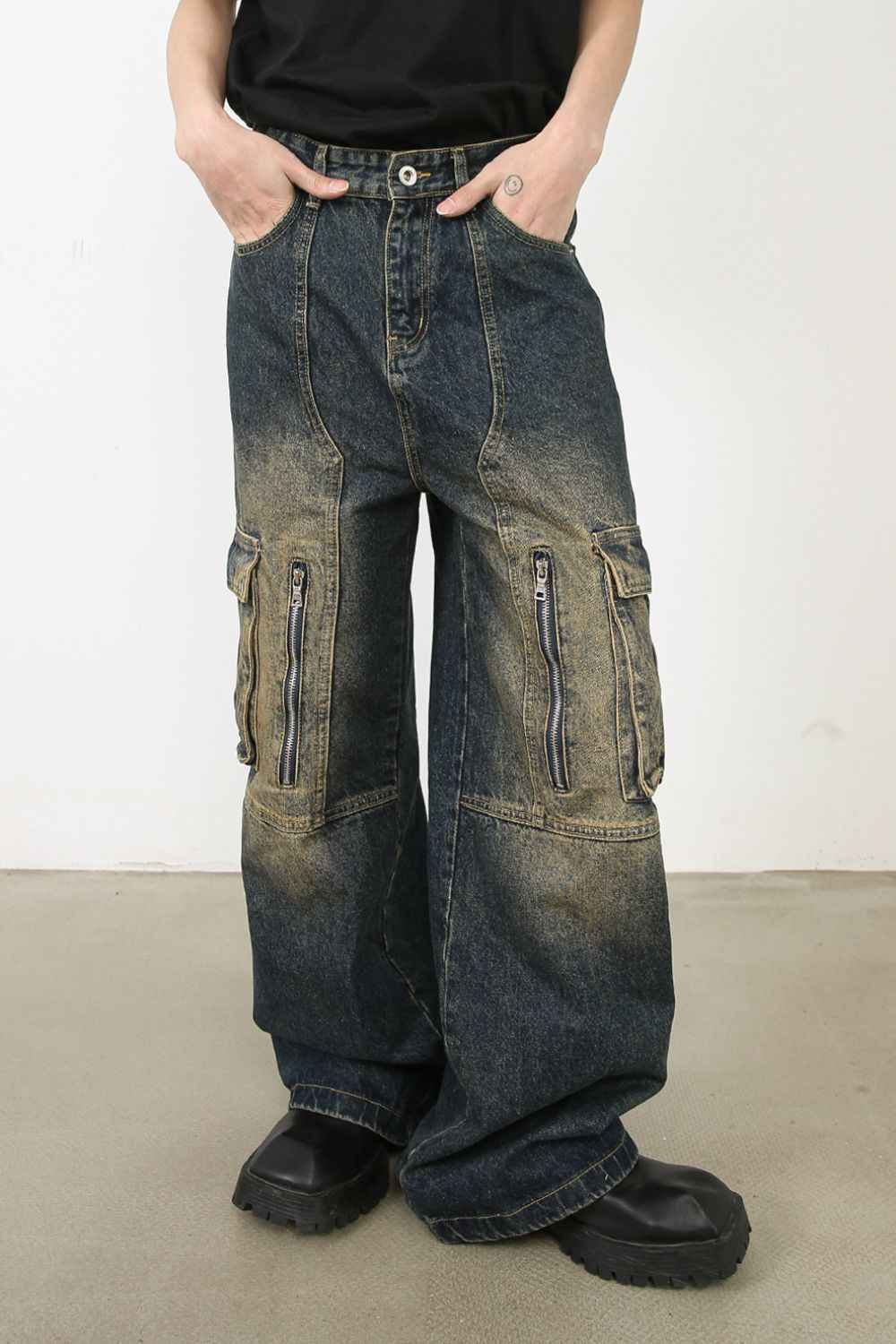 Men's Wide Leg Cargo Jeans