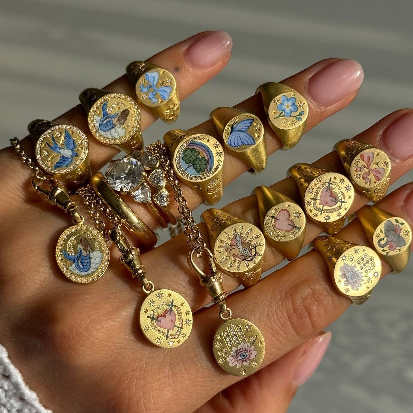 18K Gold Pattern & Inlaid Zirconia Ring - Damned Threads