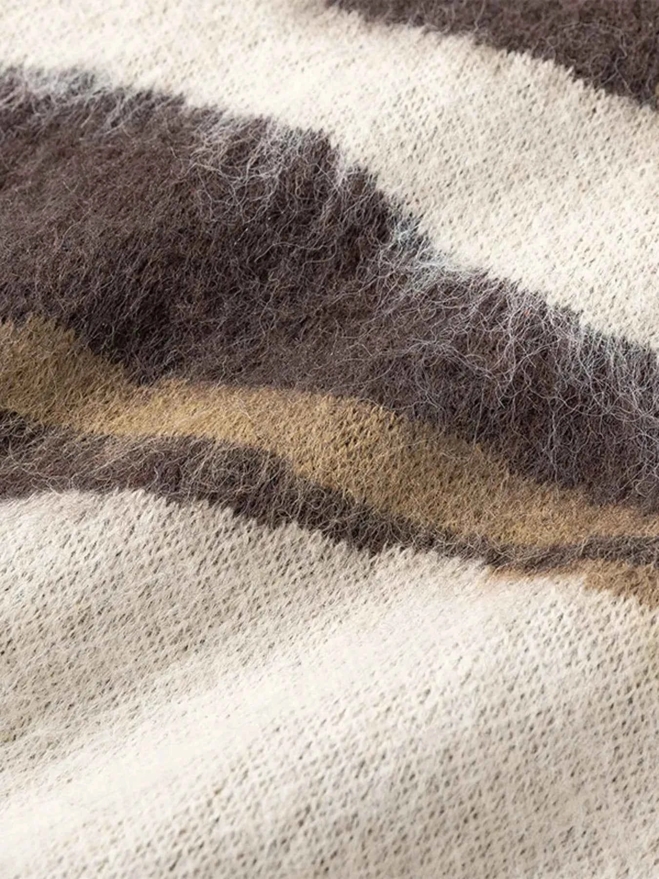 Men's Wave Striped Pattern Oversized Knit Sweater