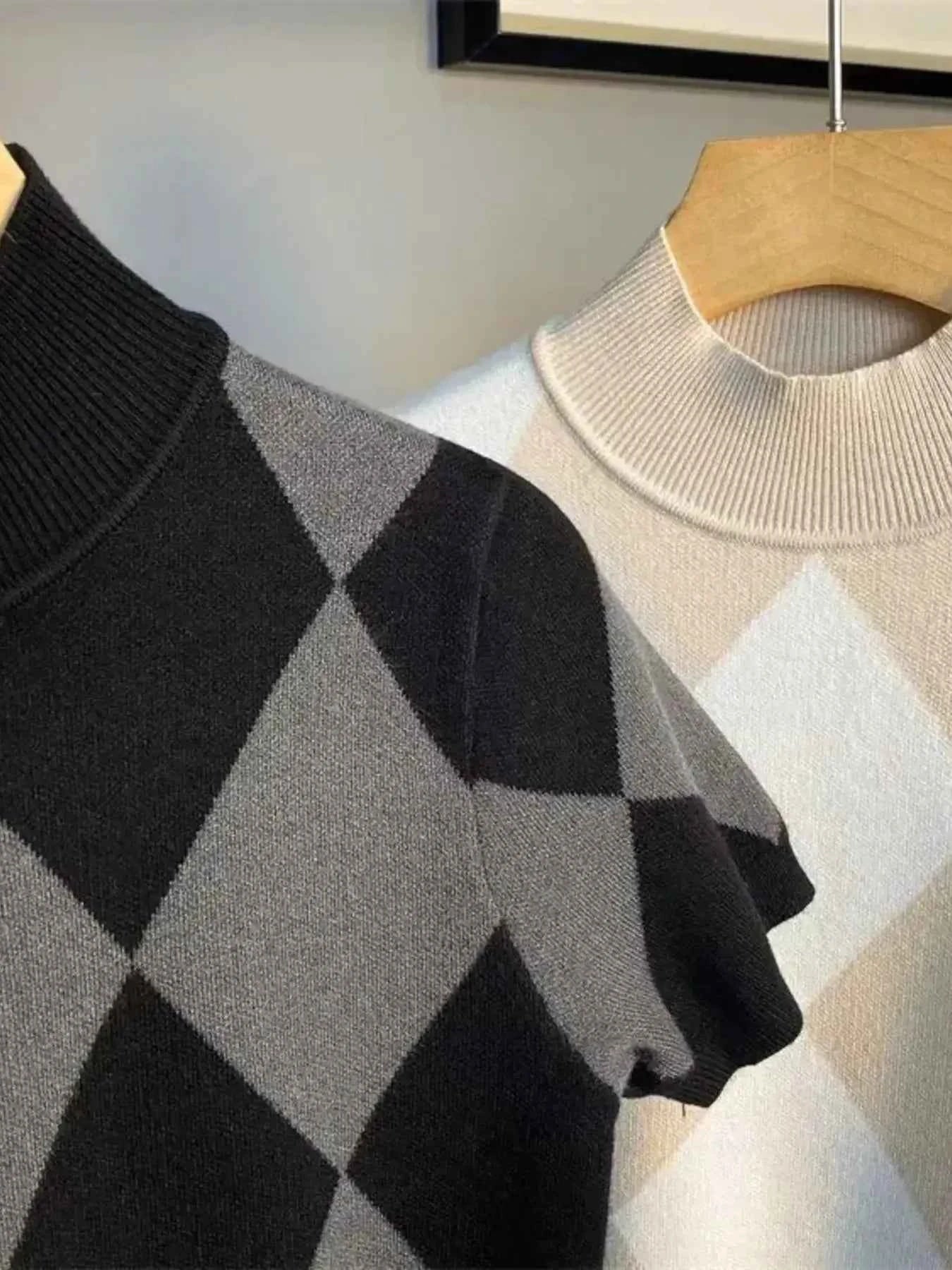 Men's Full Size Diamond Pattern Short Sleeve Knit Top Plus Size