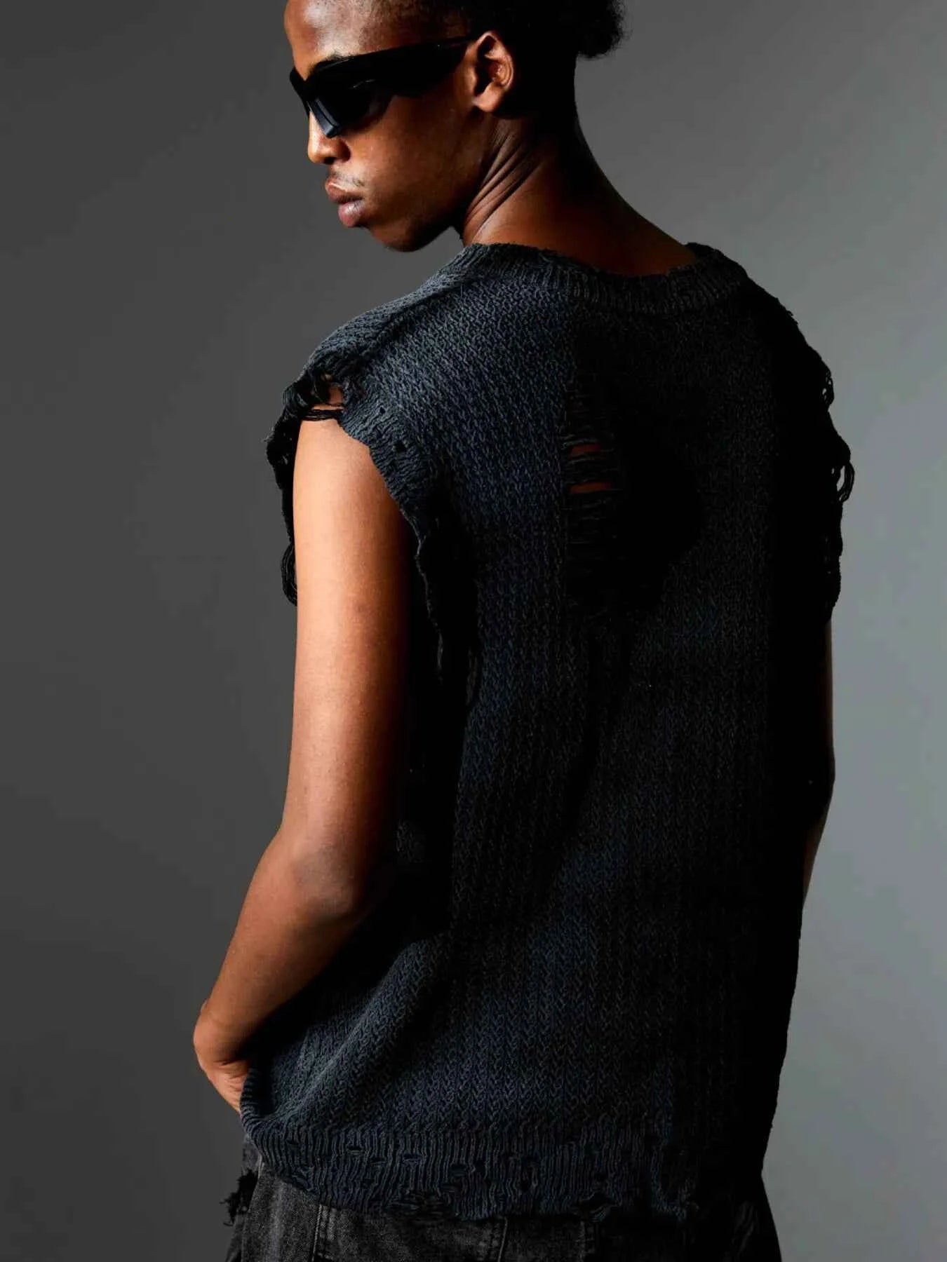 Men's Distressed Hem Knit Sweater Vest
