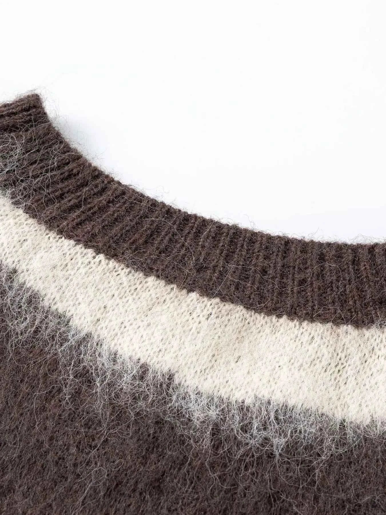 Men's Wave Striped Pattern Oversized Knit Sweater