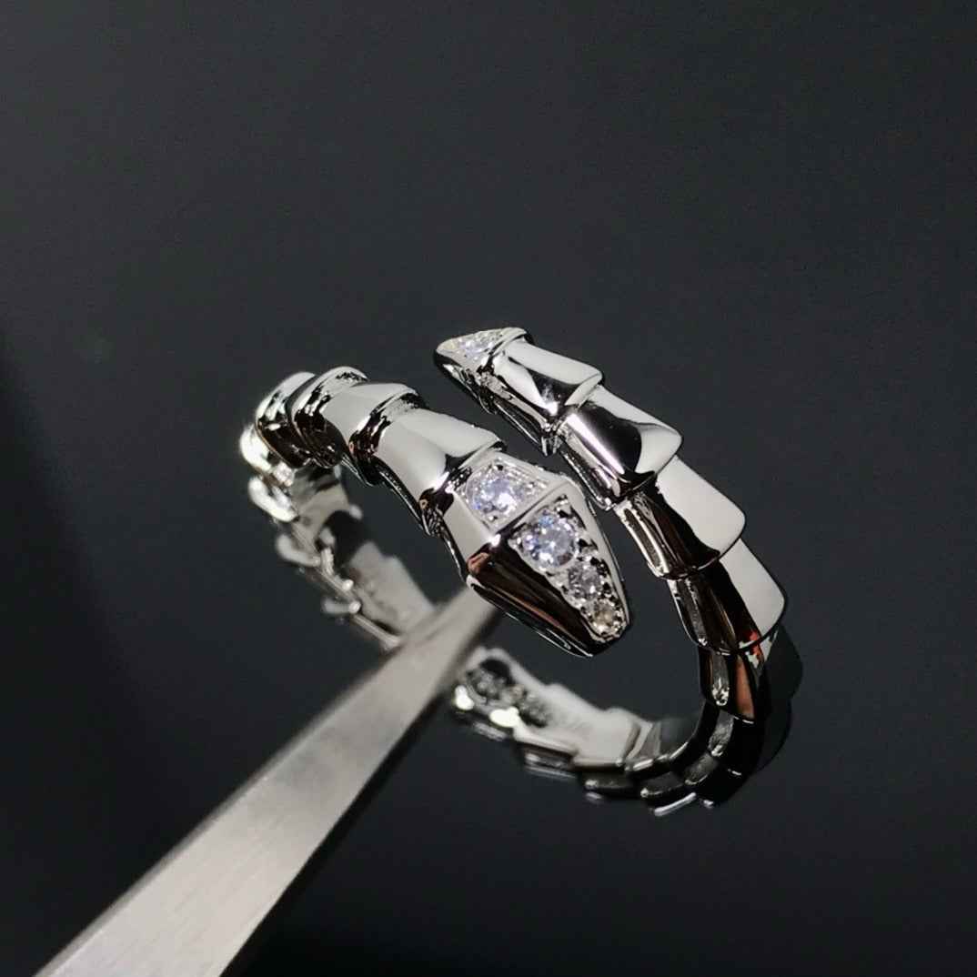 18K Gold Snake Diamond Studded Ring - Damned Threads