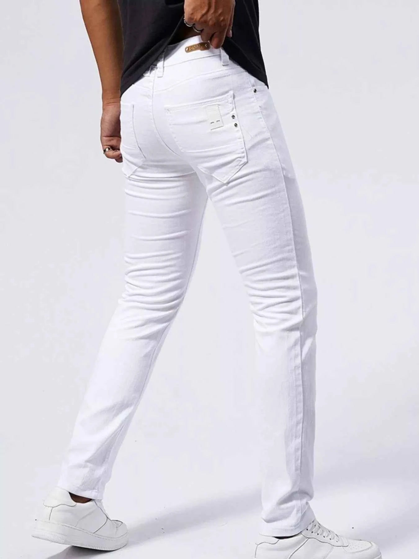 Men's Straight Leg Jeans