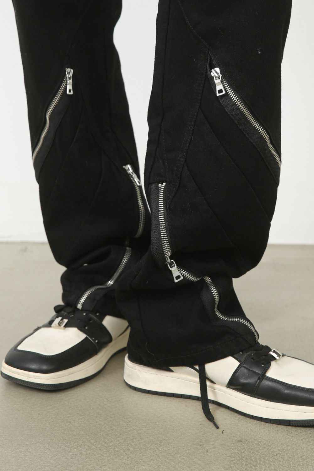 Men's Loose Fit Zip Jeans - Damned Threads