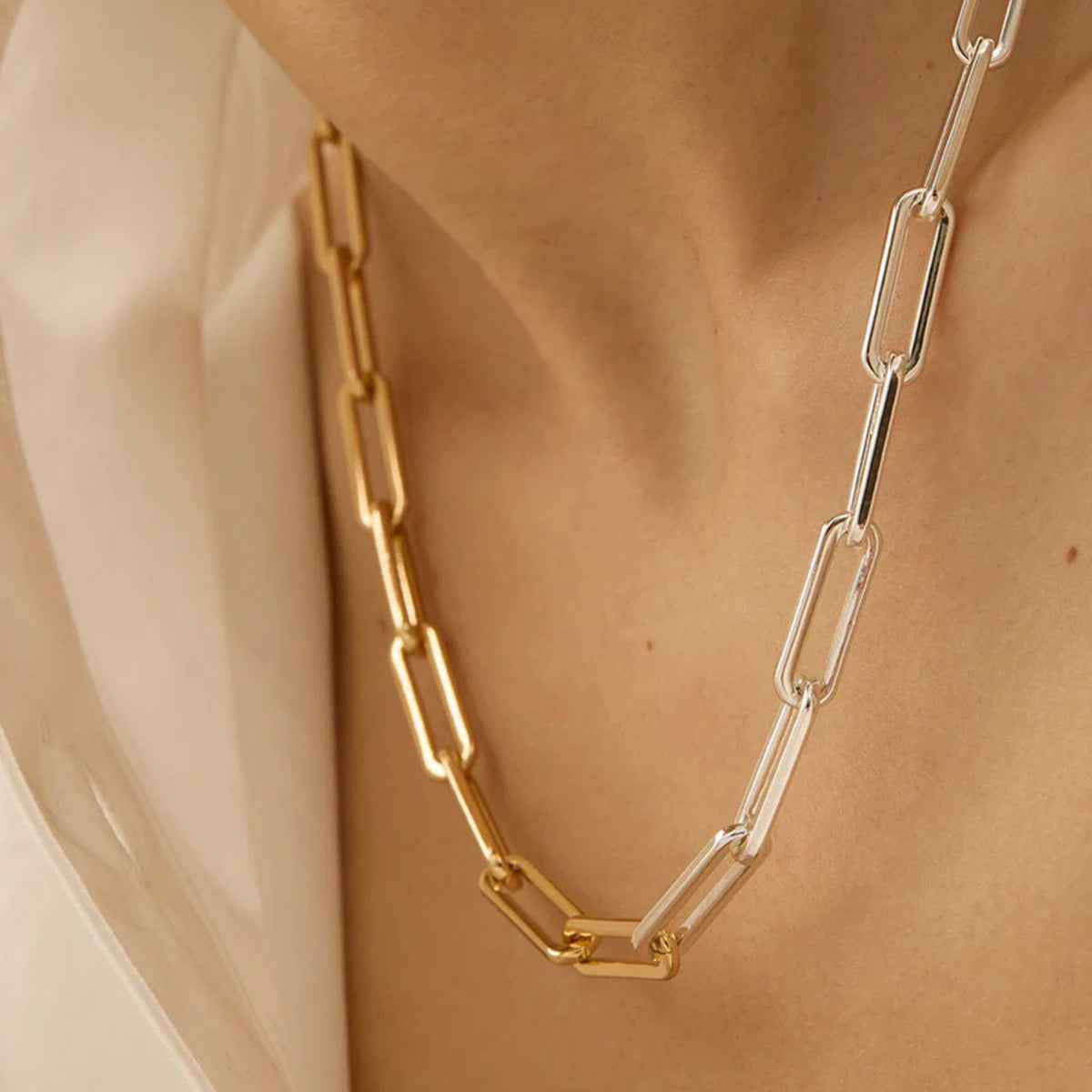 18K Gold Circular Chain With Gold And Silver Color Contrasting Design - Damned Threads
