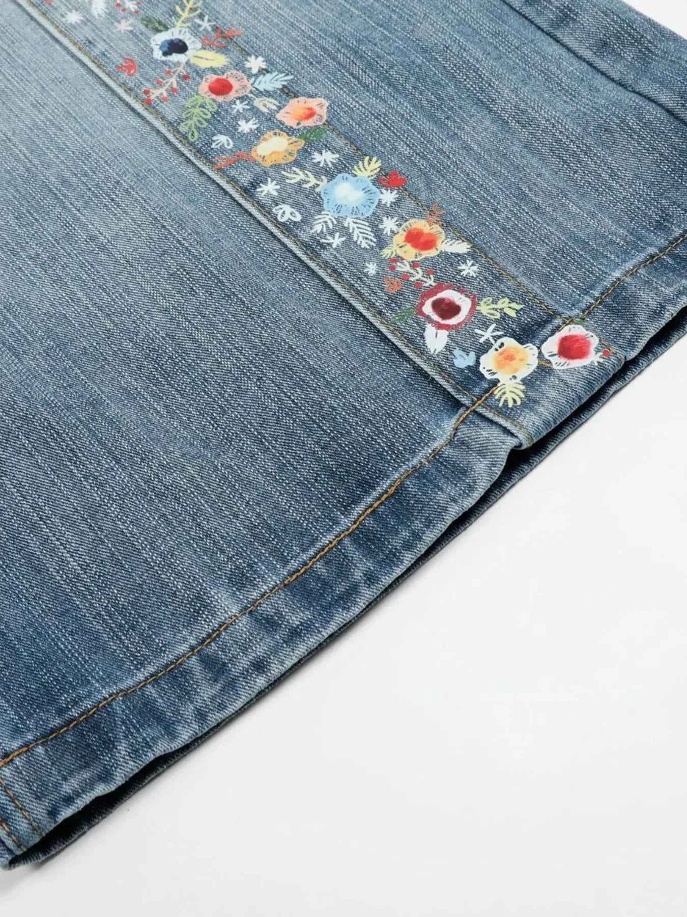 Men's Floral Trim Wide Leg Denim Shorts