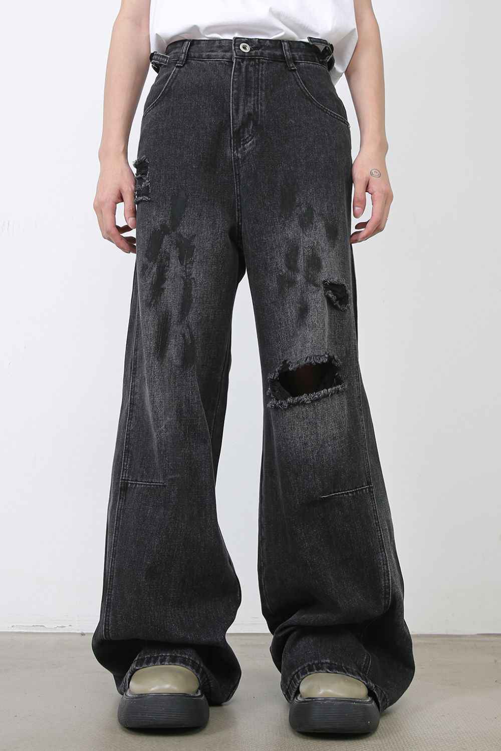 Men's Distressed Baggy Jeans - Damned Threads