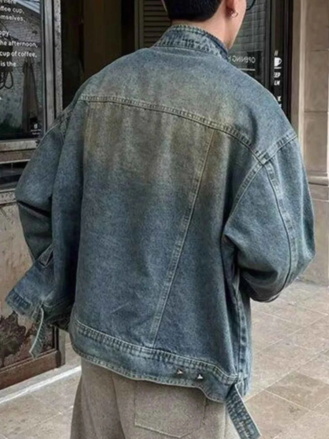 Men's Vintage Washed Denim Jacket with Classic Collar