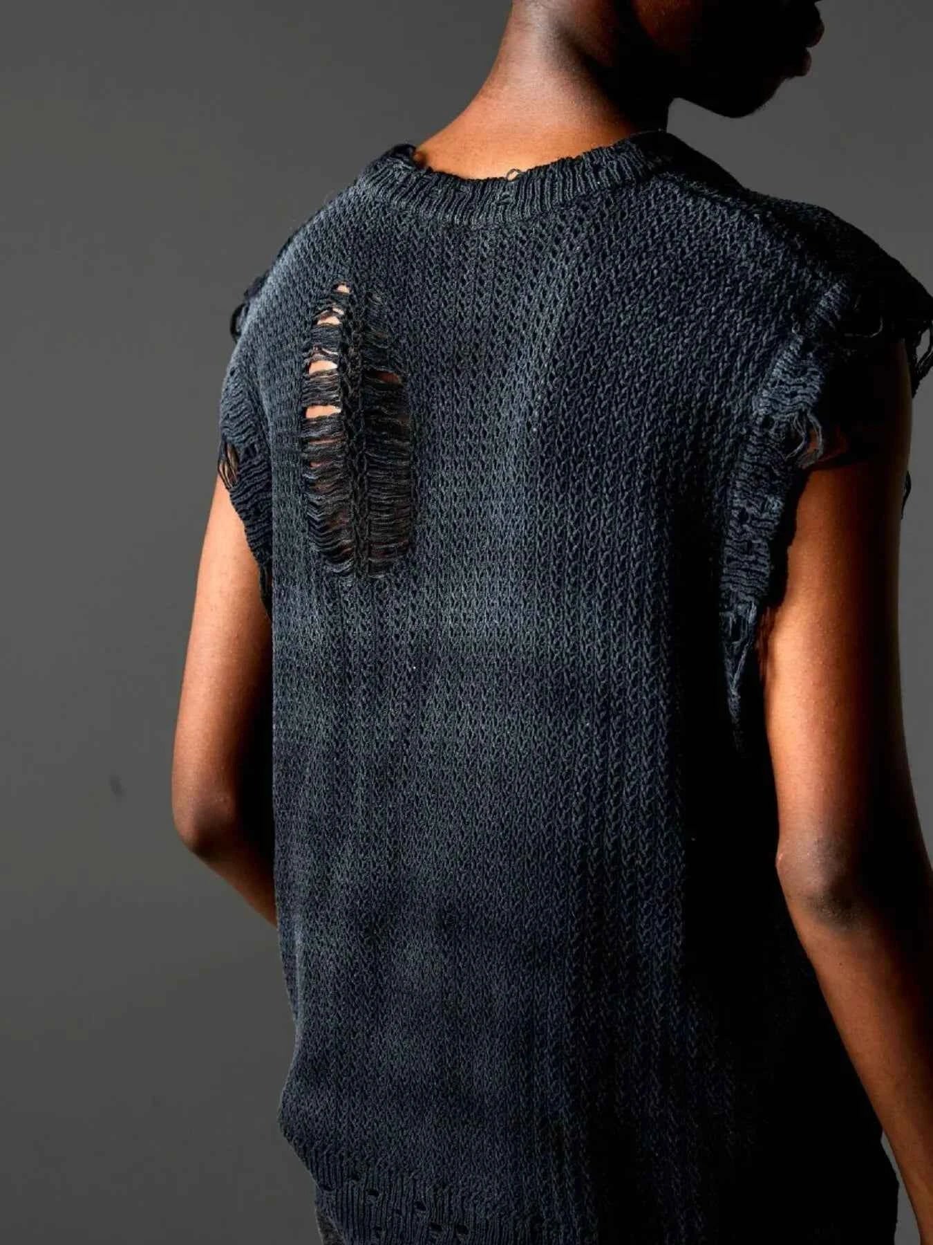 Men's Distressed Hem Knit Sweater Vest
