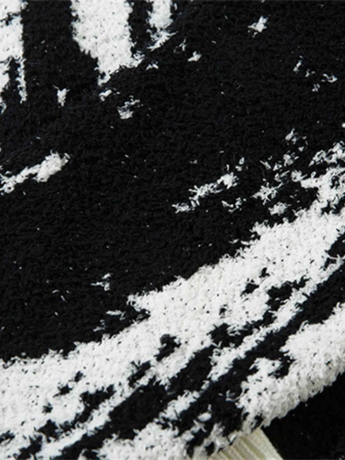 Men's Contrast Round Neck Long Sleeve Sweater