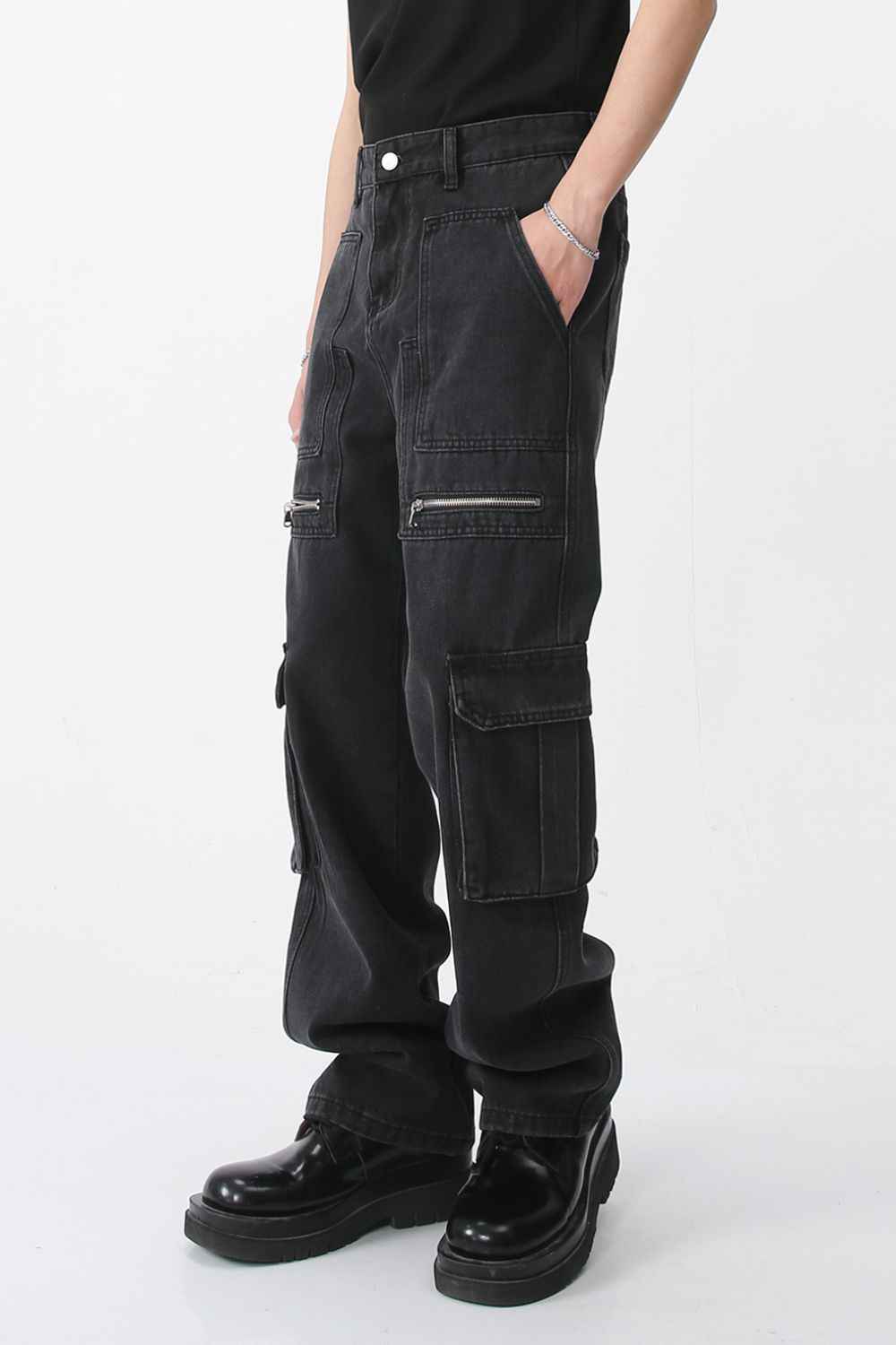 Men's Loose Fit Jeans with Cargo Pockets - Damned Threads