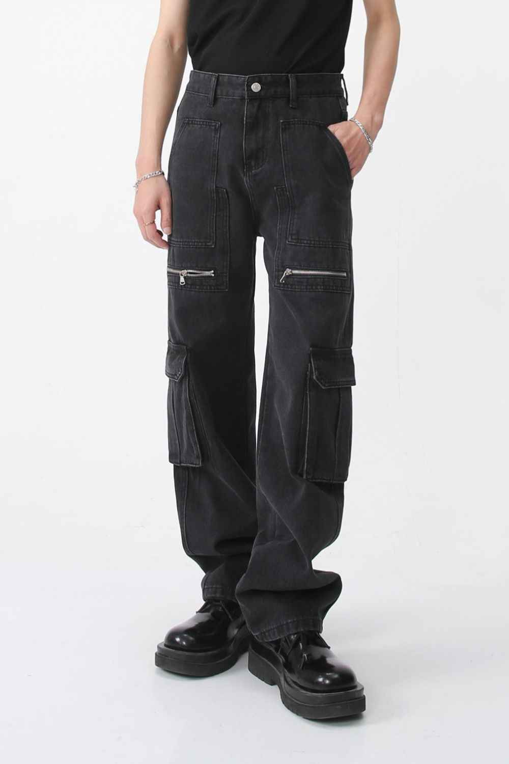 Men's Loose Fit Jeans with Cargo Pockets - Damned Threads