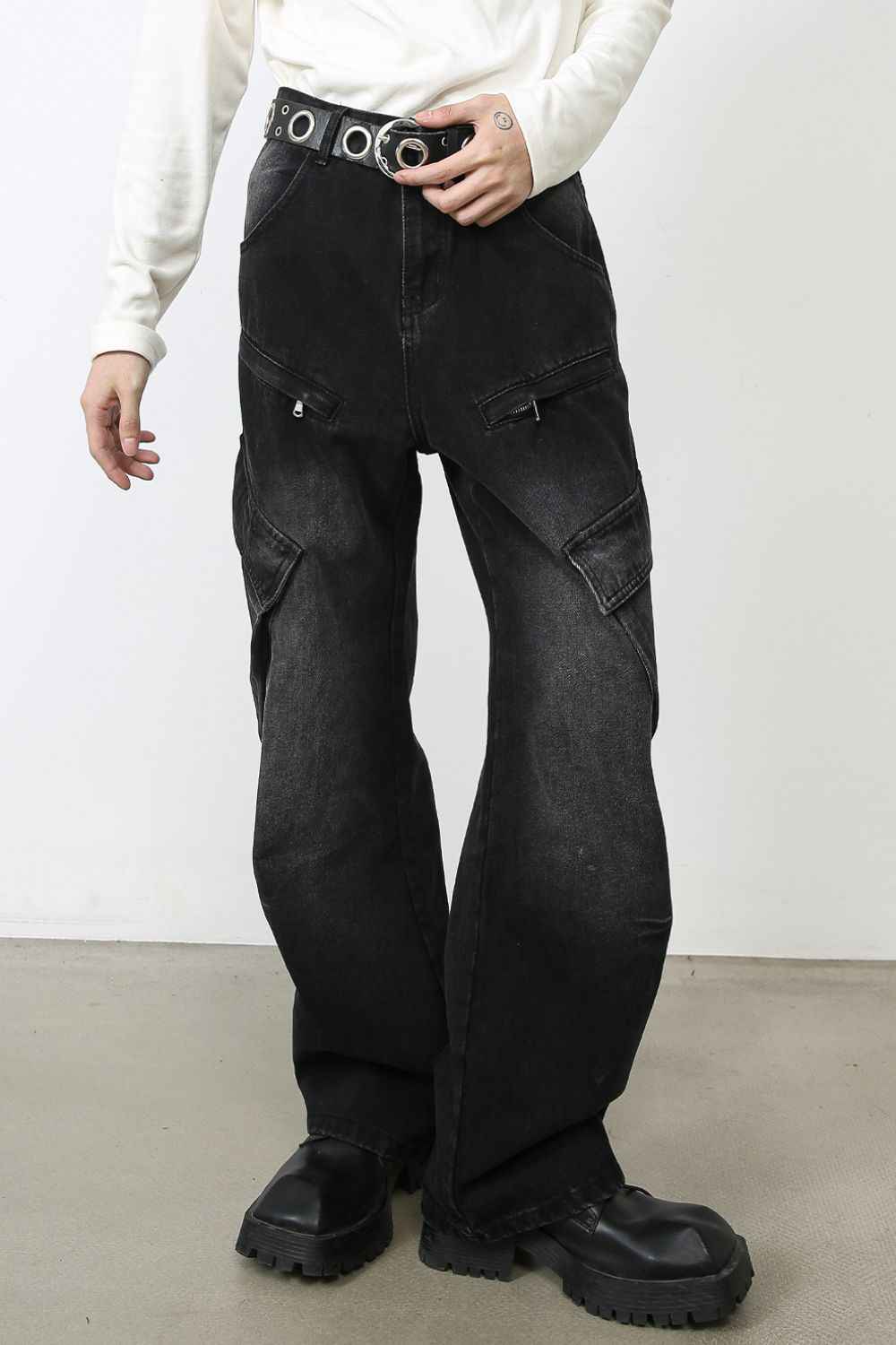 Men's Baggy Jeans with Cargo Pockets - Damned Threads
