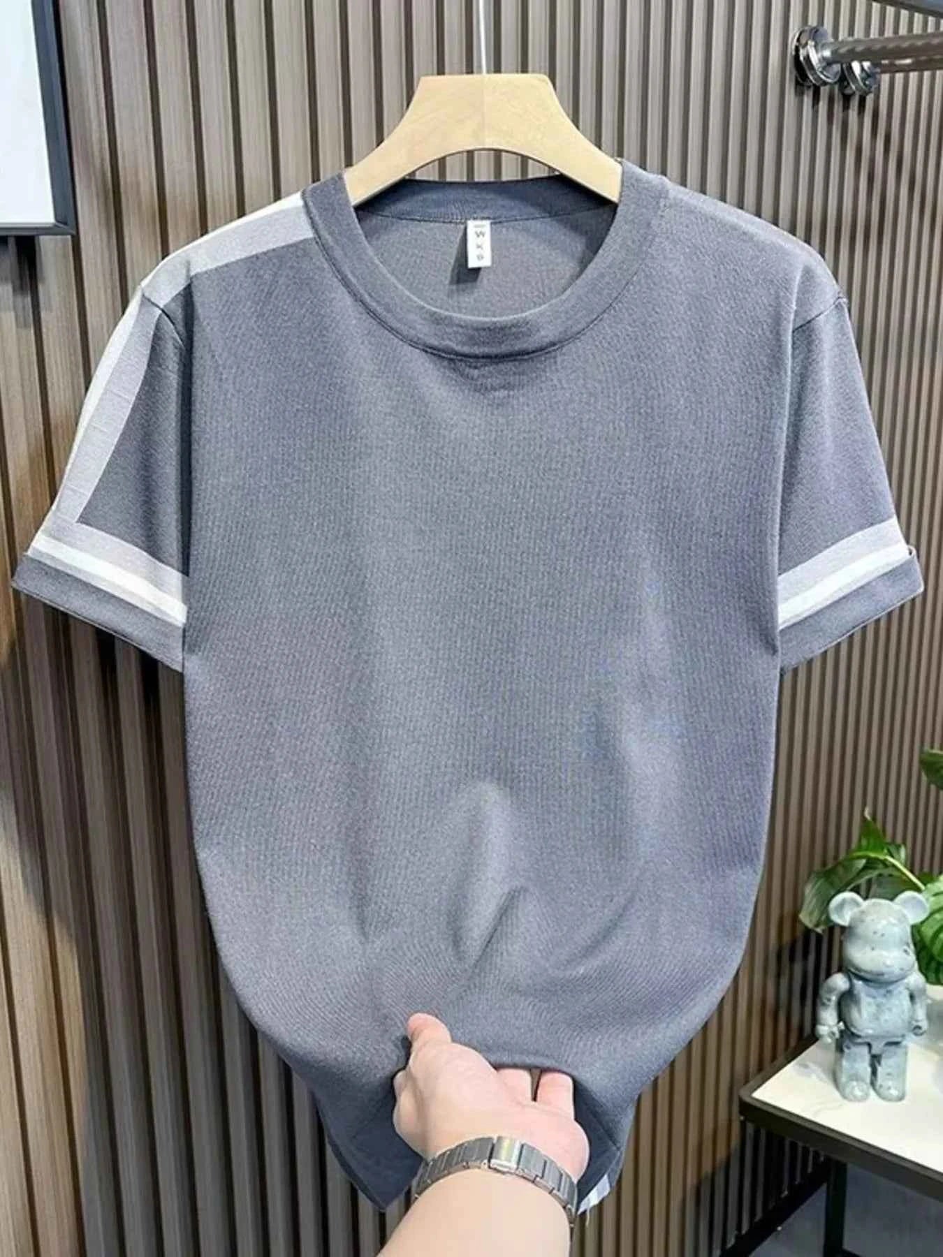 Men's Full Size Contrast Shoulder Stripes Round Neck T-Shirt Plus Size