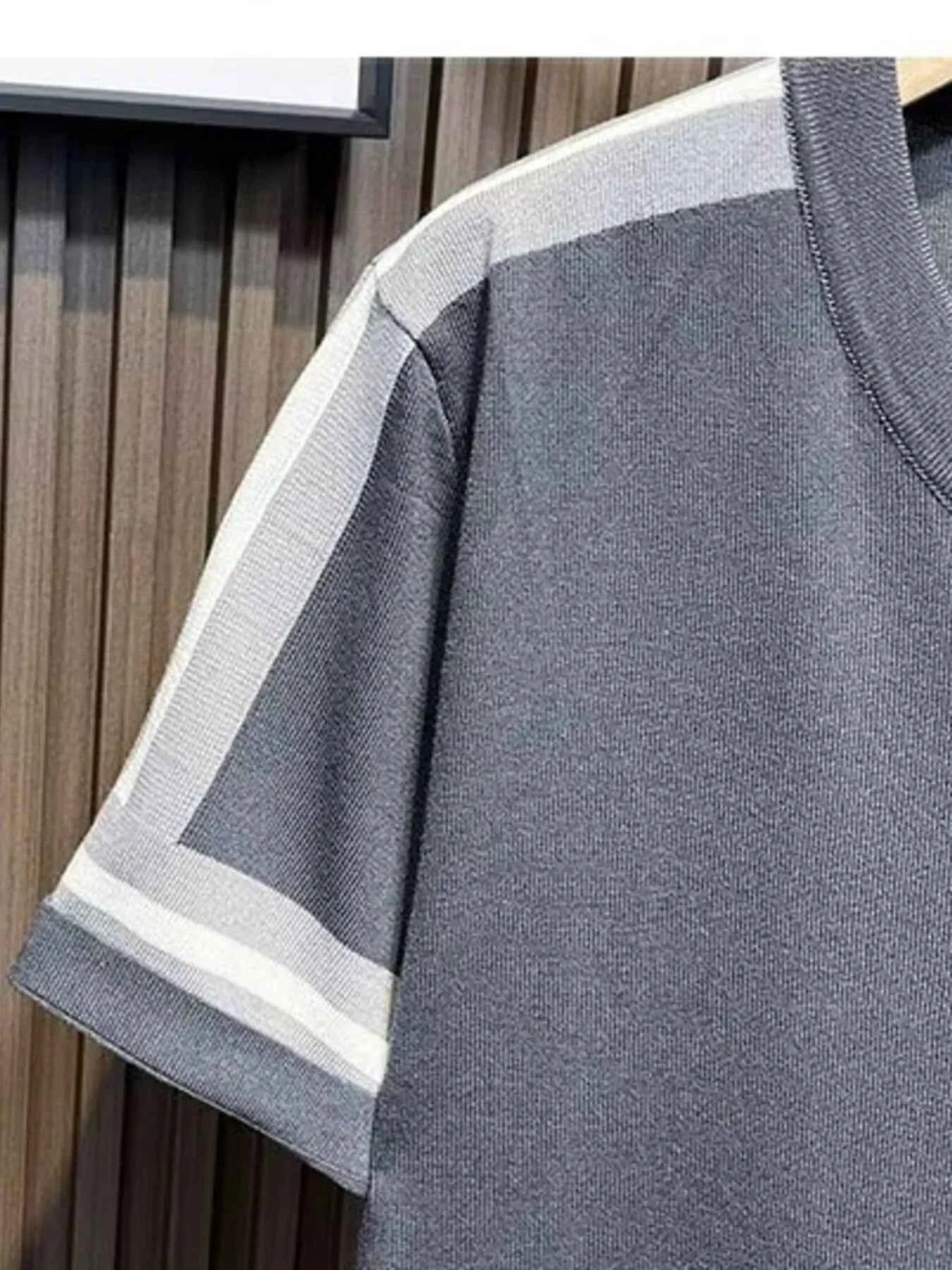 Men's Full Size Contrast Shoulder Stripes Round Neck T-Shirt Plus Size